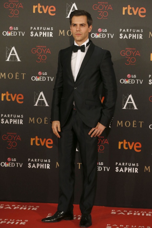 El actor Marc Clotet posa a su llegada a la ceremonia de los 30 edición de los Premios Goya que entrega la Academia de Cine, hoy en el Hotel Auditorium de Madrid.