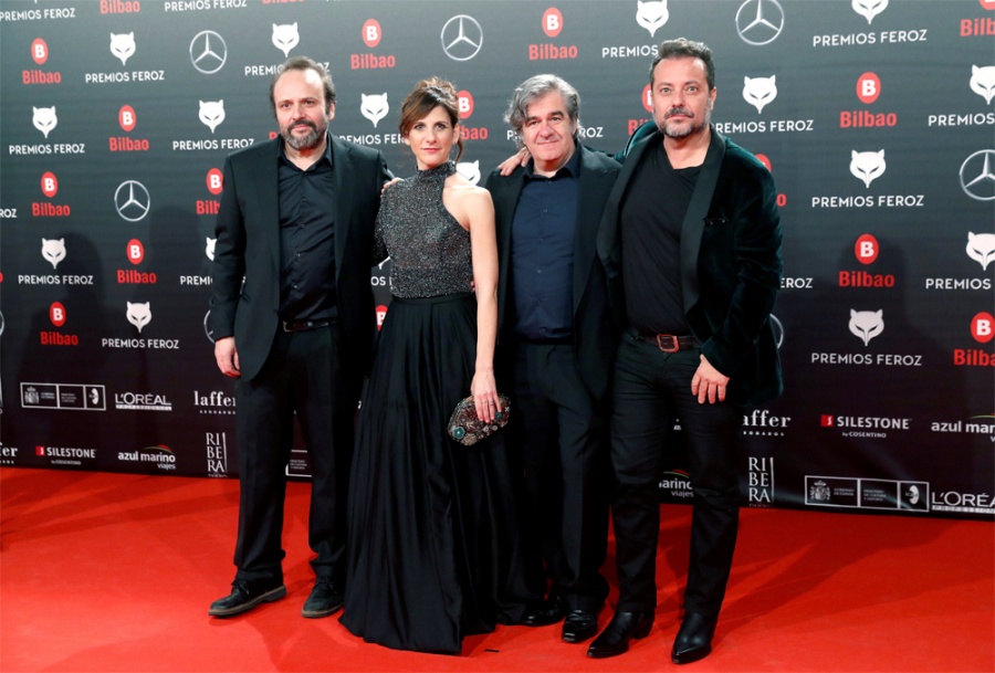 El equipo de la serie &quot;Vergüenza&quot; , en la alfombra roja de los Premios Feroz 2019