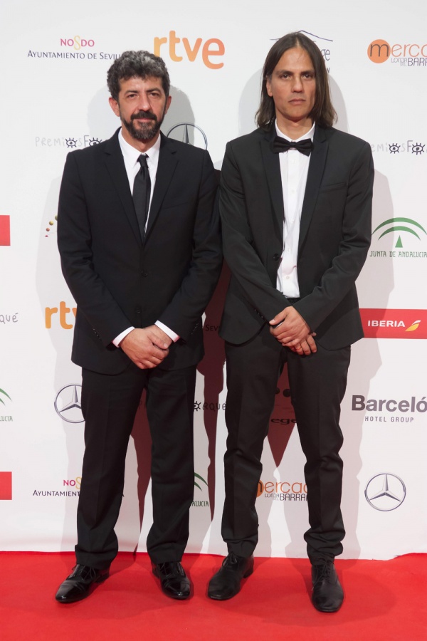 El director Alberto Rodríguez y el guionista Rafa Cobos.