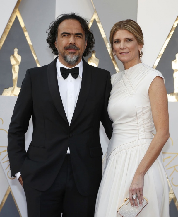 Alejandro González Iñárritu y su esposa.