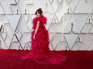 Los vestidos y looks más esperpénticos de la alfombra roja de los Oscars 2019